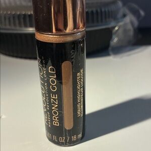 Makeup Revolution Bronze Gold Liquid Highlighter